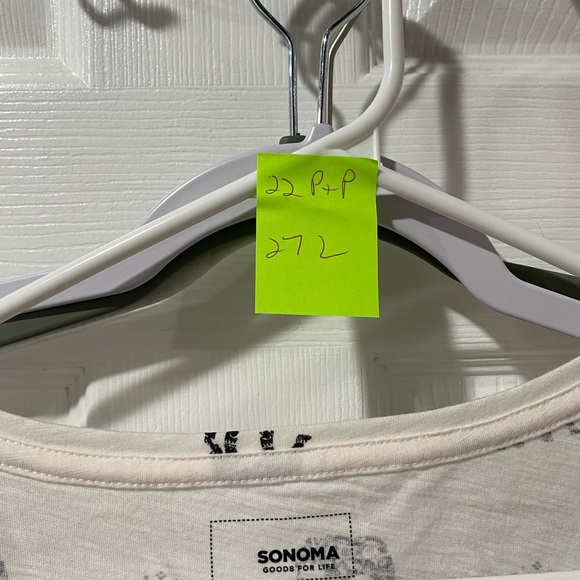 Sonoma women’s the everyday tee, size XL, with elephants
Print, good condition. - Picture 2 of 6